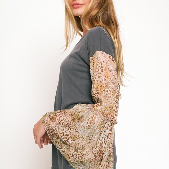 MYSTREE PRINTED FLARE SLEEVE MODAL TOP - Picture 5 of 8